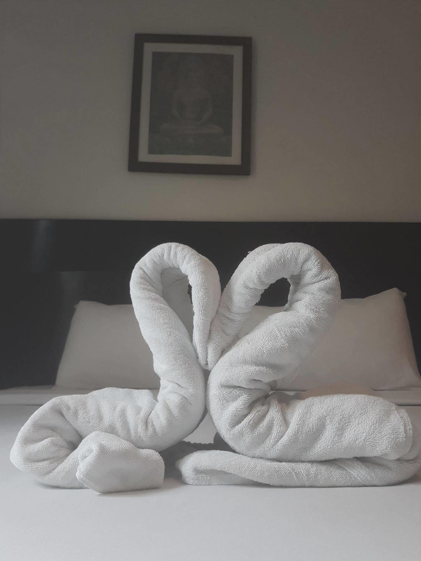 Hello Guest House Бангкок Экстерьер фото