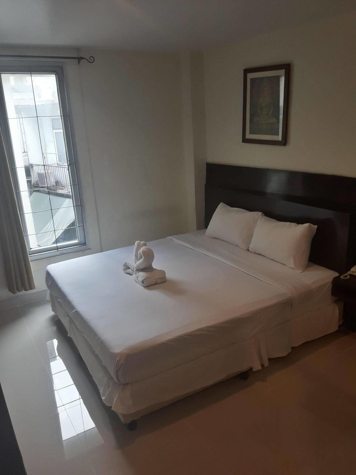 Hello Guest House Бангкок Экстерьер фото